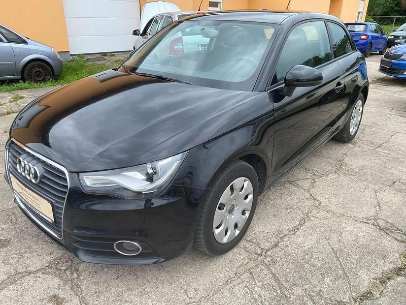 Phantomschwarz perleffekt Gebraucht 2011 Audi A1 Ambition Kleinwagen | 7.000 € (Fairer Preis) - Bild 1/4