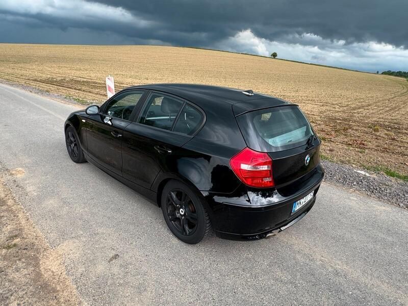 Schwarz Gebraucht 2009 BMW 120 Kleinwagen | 3.699 € (Fairer Preis) - Bild 1/4