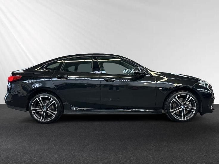 Gebraucht BMW 220 M Sport 190 PS (139 kW) 2022 Saphirschwarz metallic Limousine