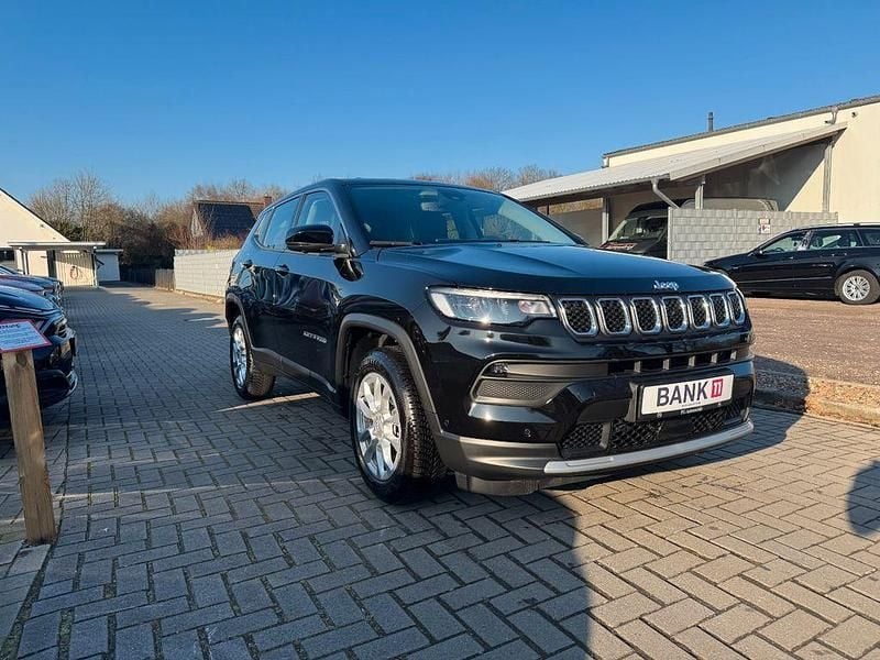 Occasion Jeep Compass Altitude 131 ch (96 kW) 2024 Noir SUV