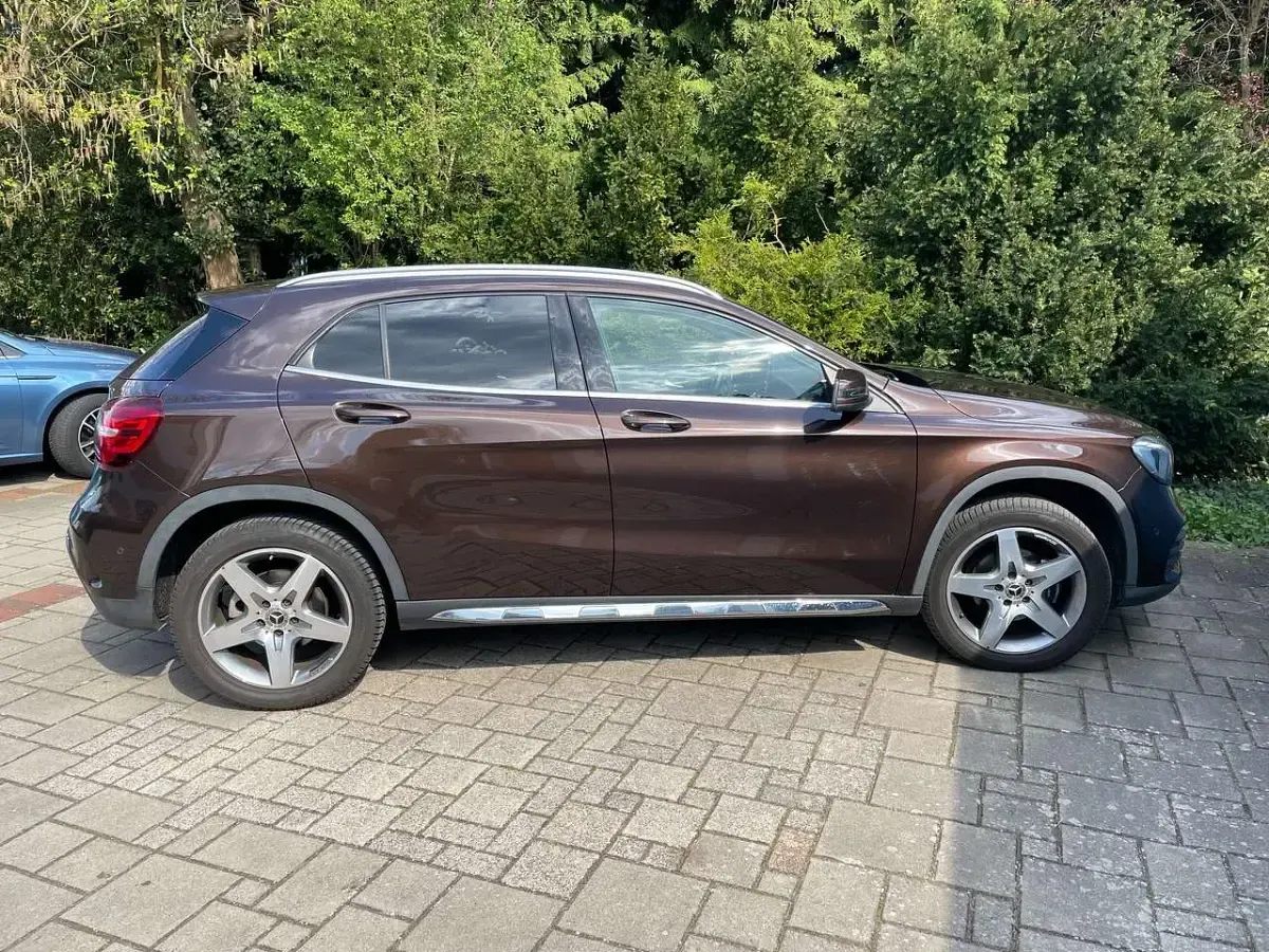 Gebraucht Mercedes GLA200 AMG line 156 PS (114 kW) 2017 Braun SUV