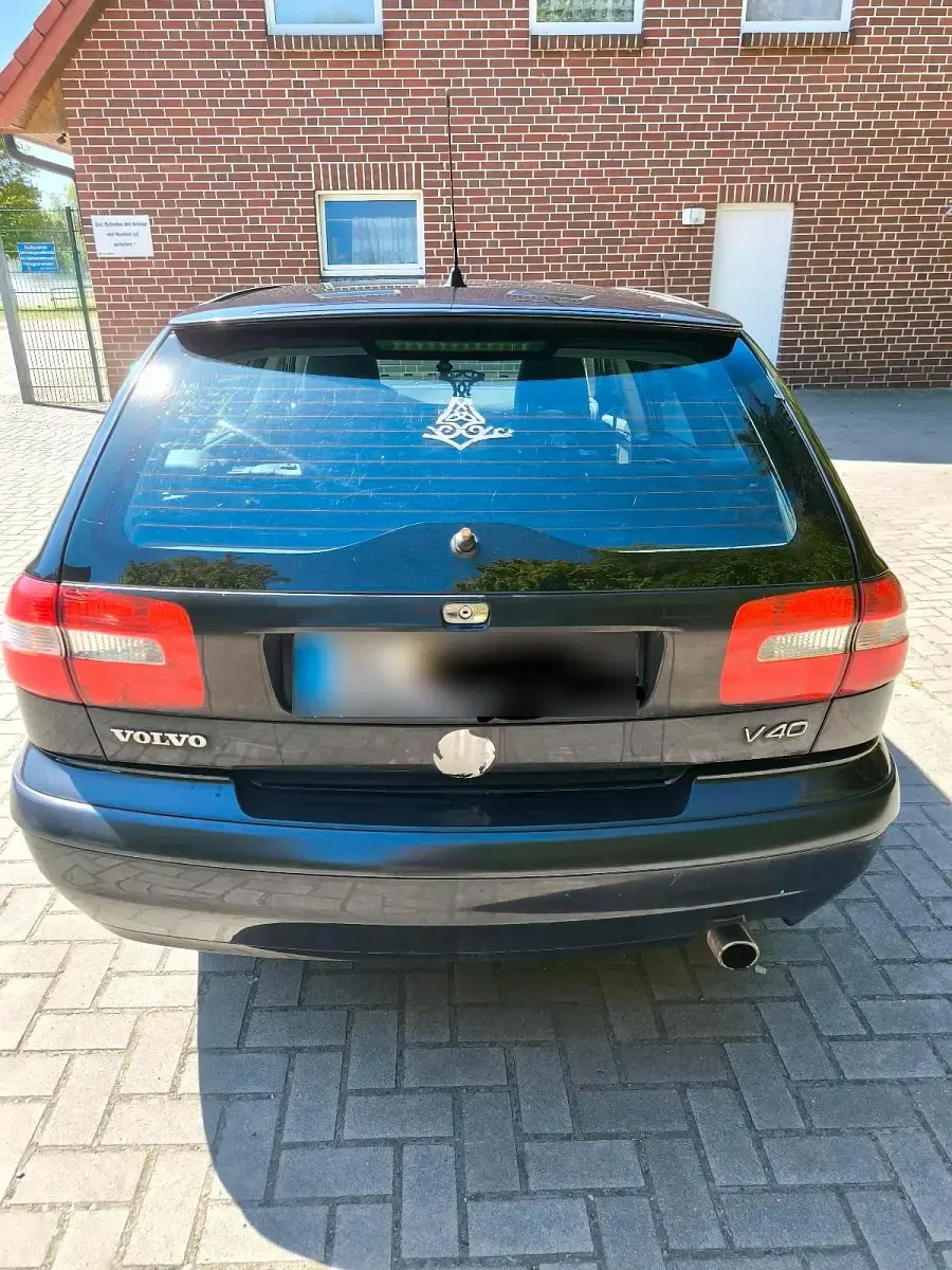 Gebraucht Volvo V40 122 PS (89 kW) 2004 Schwarz Kombi