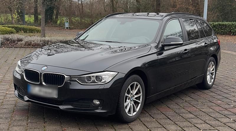 Gebraucht BMW 318 143 PS (105 kW) 2010 Schwarz Kombi