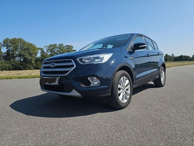 Gebraucht Ford Kuga Trend 120 PS (88 kW) 2019 Blau SUV