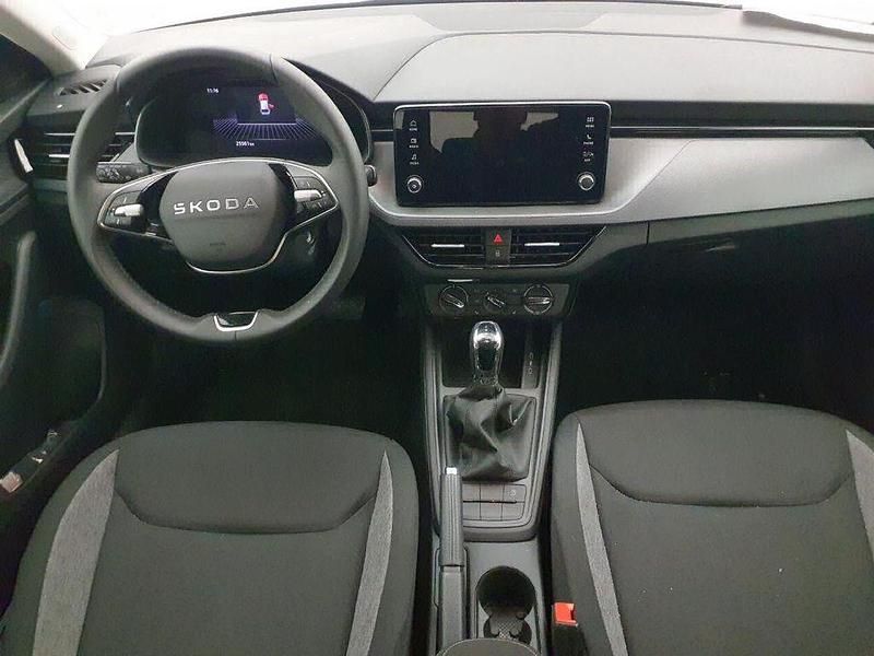 Gebraucht Skoda Scala 116 PS (85 kW) 2025 Graphitegrau metallic Kleinwagen