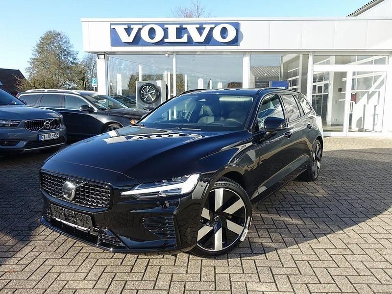 Onyx black Gebraucht 2025 Volvo V60 Plus Kombi | 43.900 € (Etwas zu teuer) - Bild 1/4