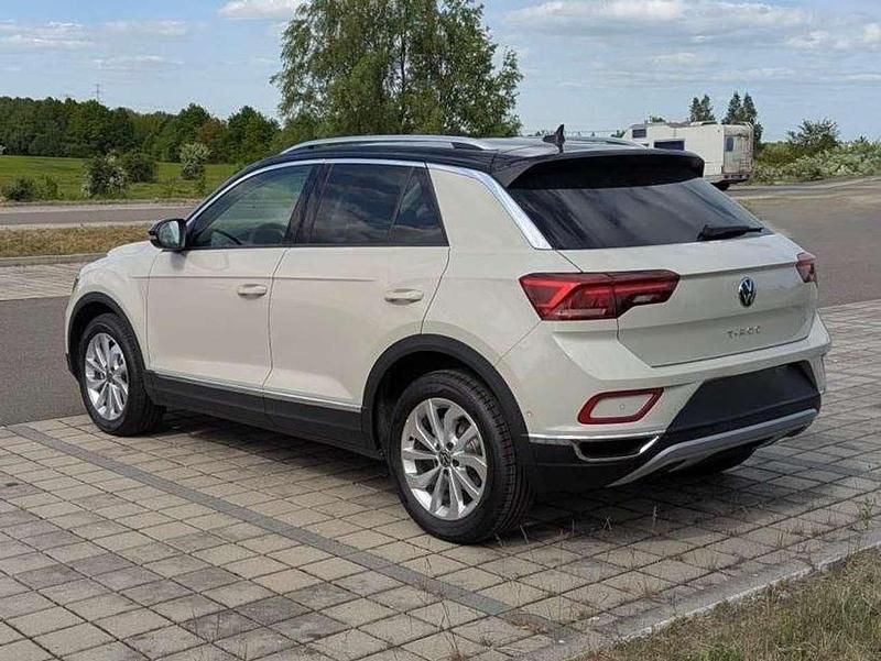 Grau Gebraucht 2024 VW T-Roc Style SUV | 24.500 € (Guter Preis) - Bild 1/4