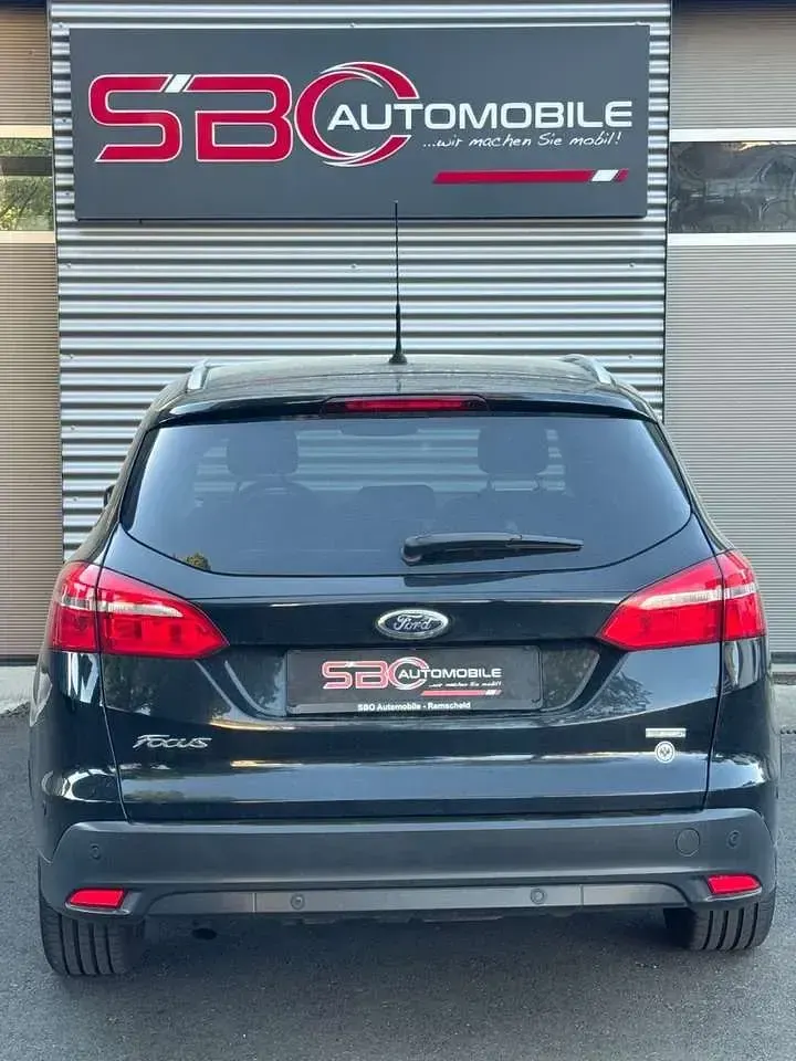Używany Ford Focus Basis 101 KM (74 kW) 2016 Czarny Kombi