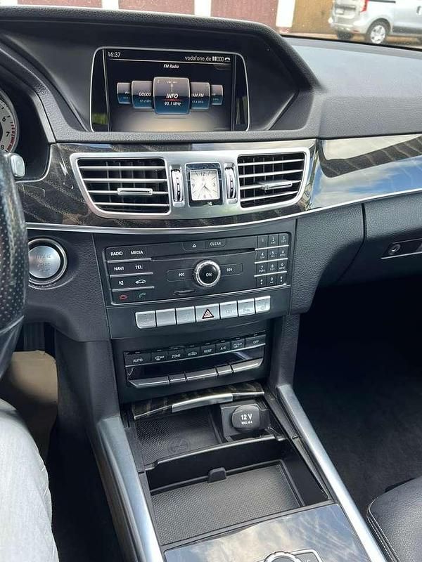Gebraucht Mercedes E250 Avantgarde 211 PS (155 kW) 2016 Grau Kombi