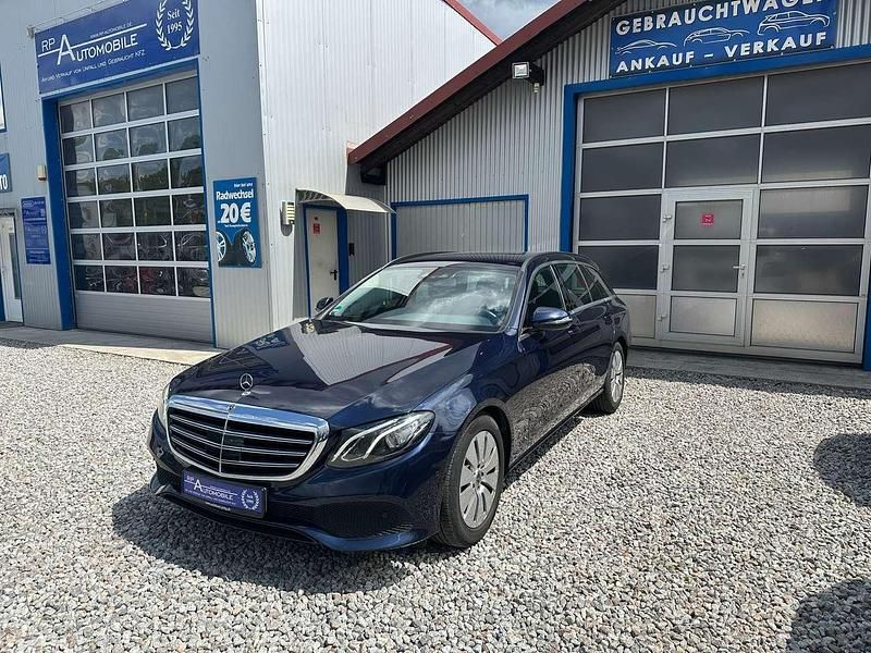 Usata Mercedes E220 194 CV (142 kW) 2018 Blu Station wagon