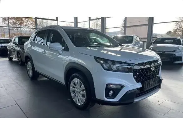 Gebraucht Suzuki SX4 S-Cross Comfort 110 PS (80 kW) 2025 Weiß metallic SUV