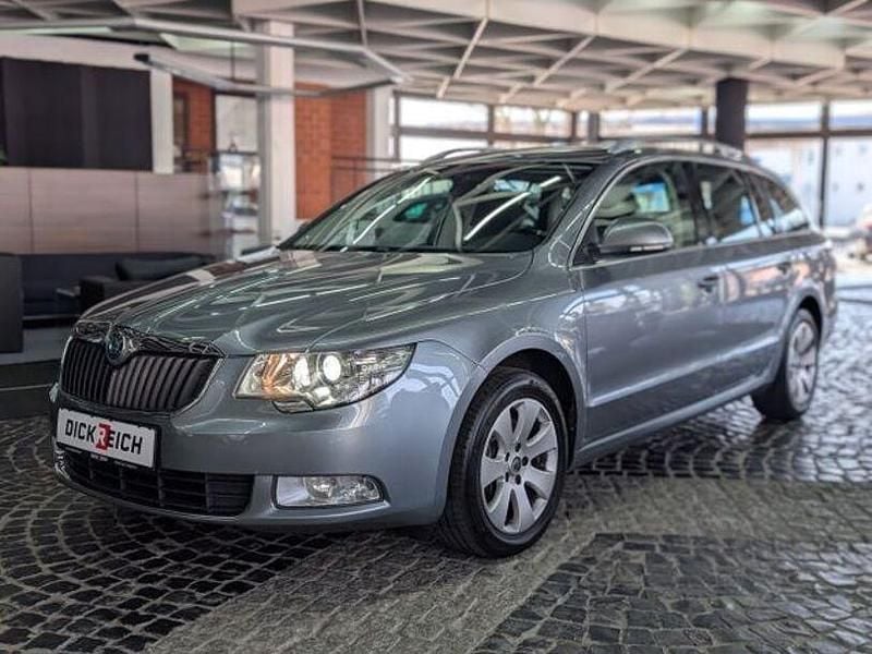 Gebraucht Skoda Superb Ambition 140 PS (102 kW) 2012 Grau Kombi