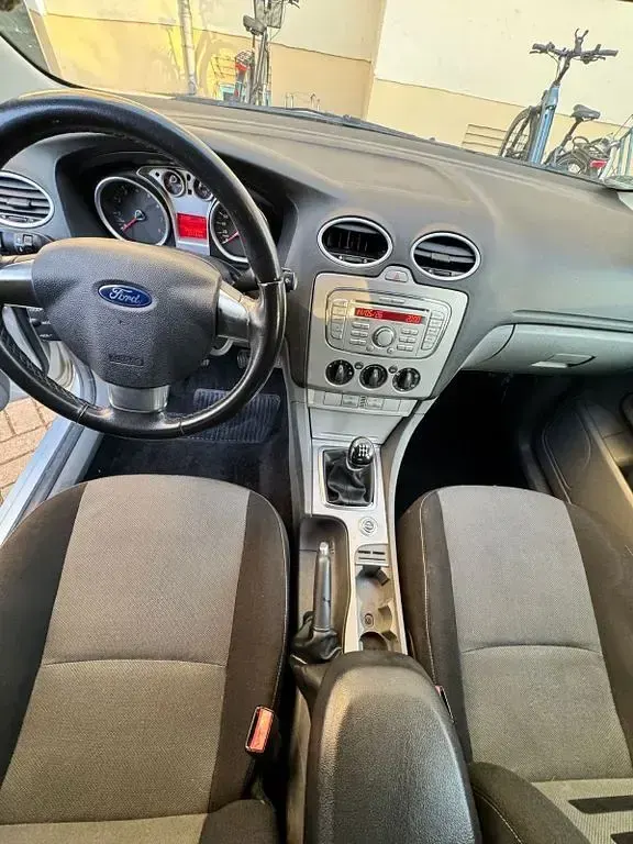 Occasion Ford Focus Titanium 116 ch (85 kW) 2009 Argent Berline