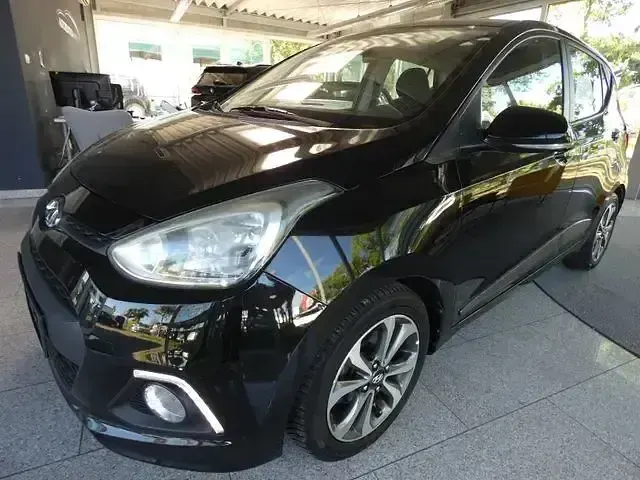 Gebraucht Hyundai i10 Edition 87 PS (63 kW) 2015 Schwarz Kleinwagen