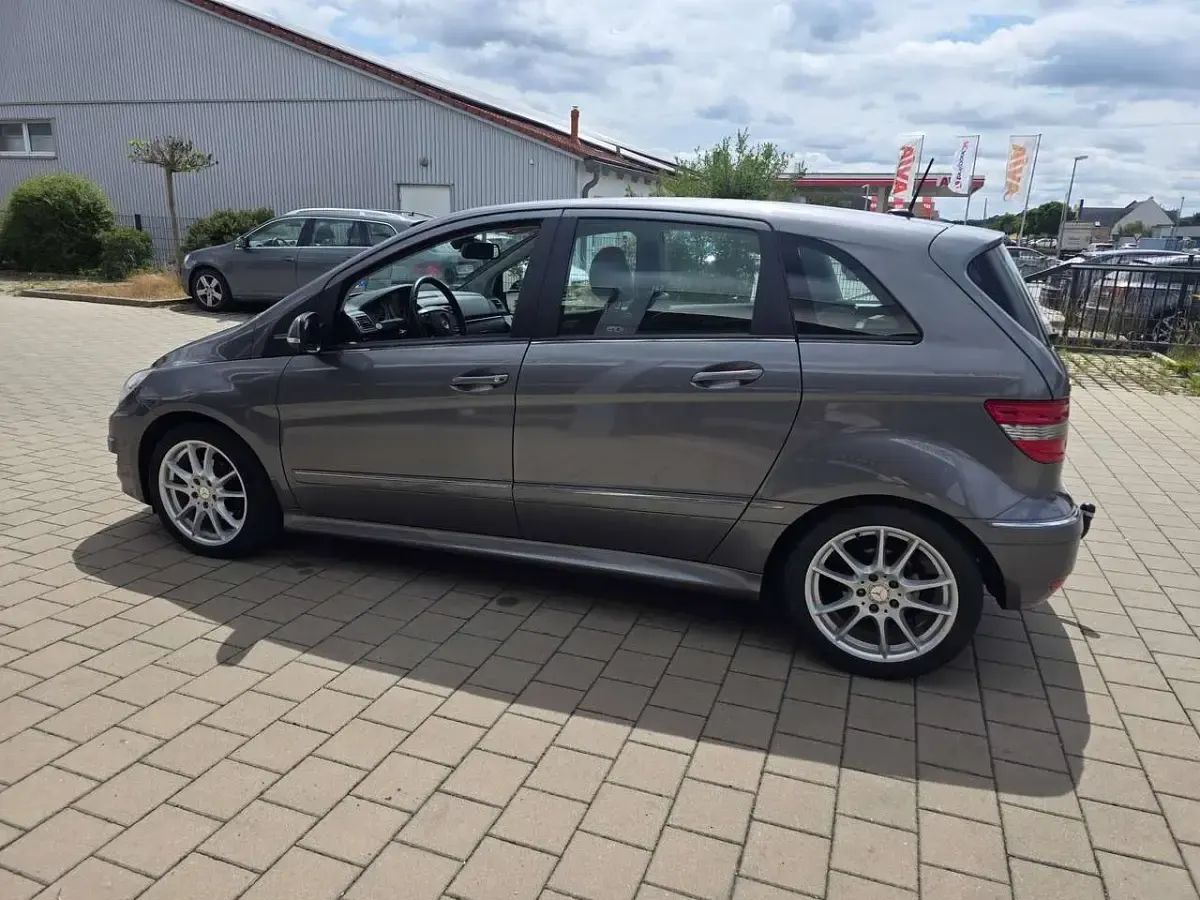 Gebraucht Mercedes B180 116 PS (85 kW) 2009 Mountaingrau  met. Van / Kleinbus