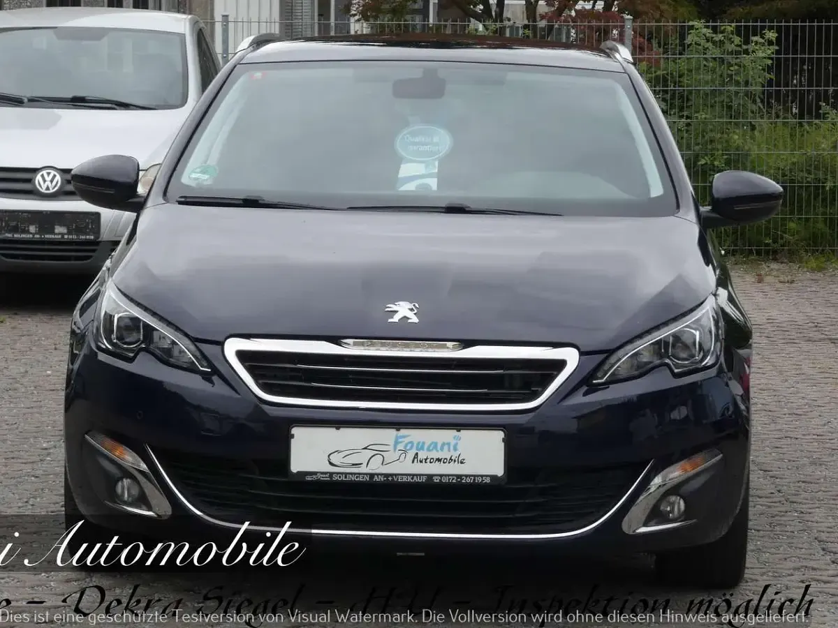 Gebraucht Peugeot 308 Allure 131 PS (96 kW) 2015 Encreblau oder dark blu Kombi