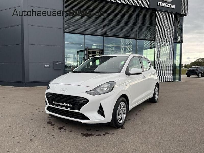 Atlas white / sol Neu 2024 Hyundai i10 Select Kleinwagen | 14.970 € (Guter Preis) - Bild 1/4