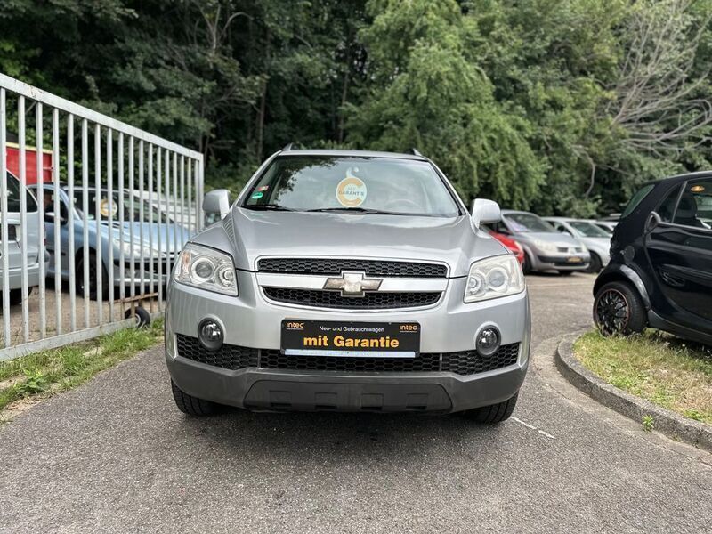 Grau Gebraucht 2006 Chevrolet Captiva LS SUV | 3.999 € (Fairer Preis) - Bild 1/4