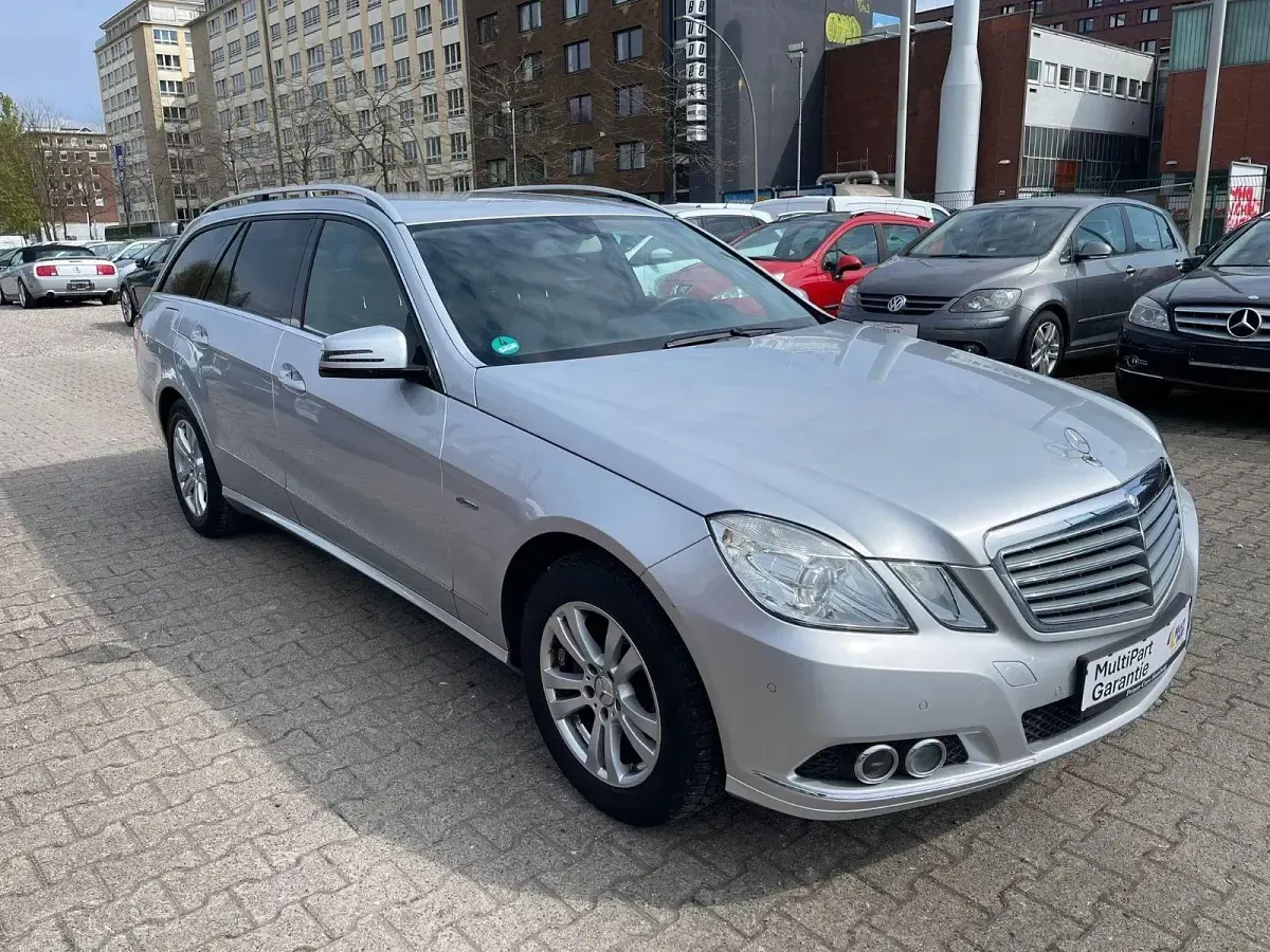 Gebraucht Mercedes E220 170 PS (125 kW) 2010 Silber Kombi
