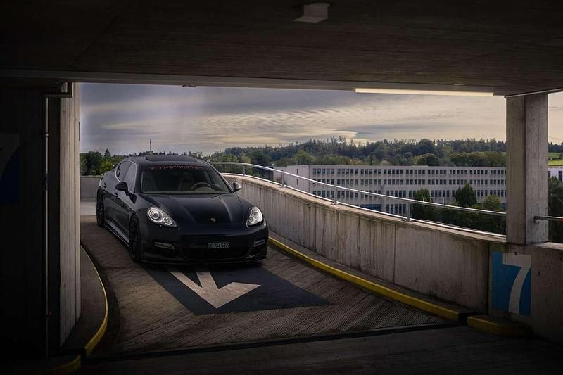 Schwarz Gebraucht 2010 Porsche Panamera Turbo Limousine | 26.800 € - Bild 1/4