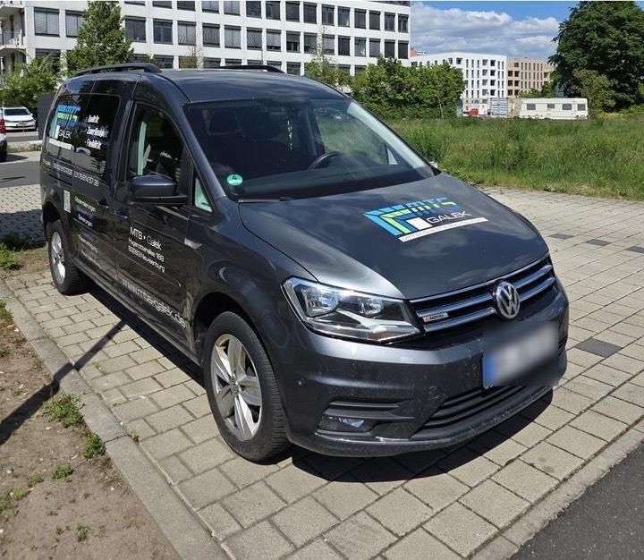 Grau Gebraucht 2016 VW Caddy Maxi Van / Kleinbus | 16.500 € (Teuer) - Bild 1/4