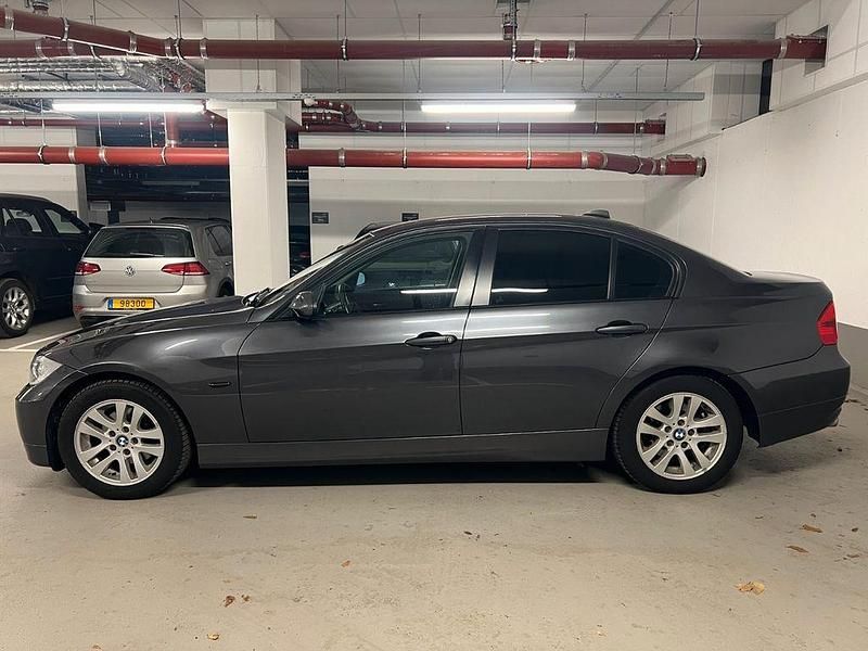Gebraucht BMW 320 170 PS (125 kW) 2007 Grau Limousine