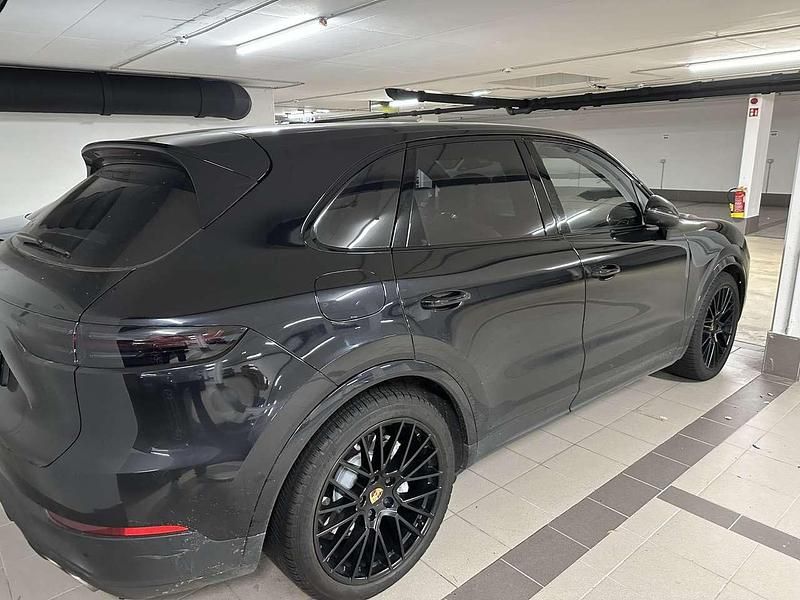 Gebraucht Porsche Cayenne S 441 PS (324 kW) 2019 Schwarz SUV