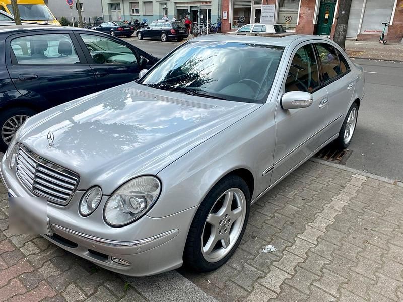 Gebraucht Mercedes E320 224 PS (164 kW) 2002 Silber Limousine