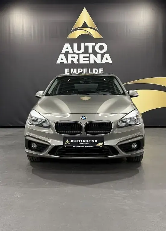 Gebraucht BMW 220 Active Tourer Basis 190 PS (139 kW) 2015 Silber Van / Kleinbus
