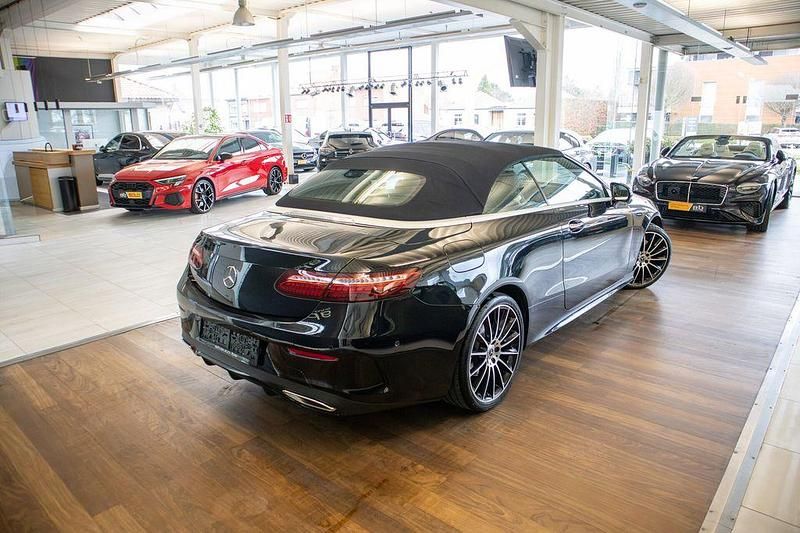 Gebraucht Mercedes E200 AMG line 197 PS (144 kW) 2022 Schwarz Cabrio