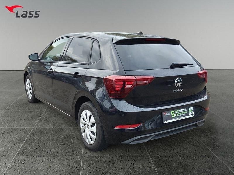 Second-hand VW Polo Life 95 CP (69 kW) 2023 Negru Berlinǎ