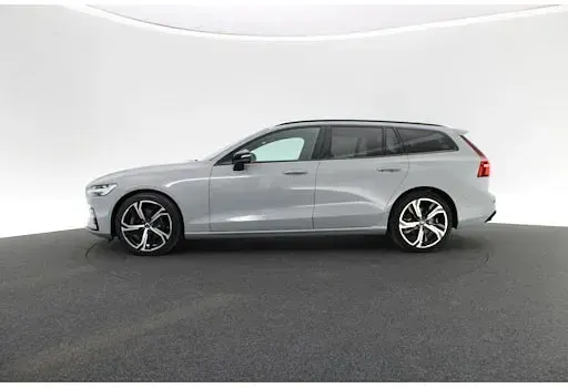 Gebraucht Volvo V60 Plus 197 PS (144 kW) 2023 Grau Kombi