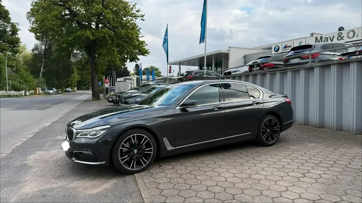 Gebraucht BMW 740 320 PS (235 kW) 2017 Limousine