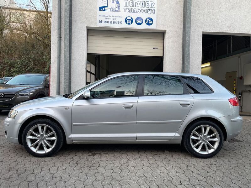 Silber Gebraucht 2005 Audi A3 Sportback Ambition Limousine | 5.300 € (Fairer Preis) - Bild 1/4