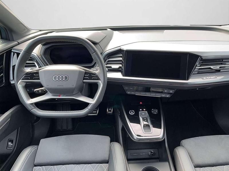 Gebraucht Audi Q4 e-tron 219 kW (299 PS) 2022 Geysirblau metallic SUV