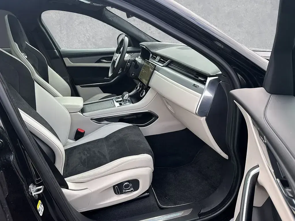 Gebraucht Jaguar F-Pace SVR 558 PS (410 kW) 2024 Schwarz SUV