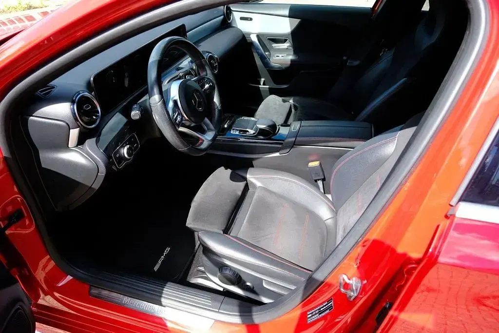 Gebraucht Mercedes A200 Business 163 PS (119 kW) 2018 Rot Limousine