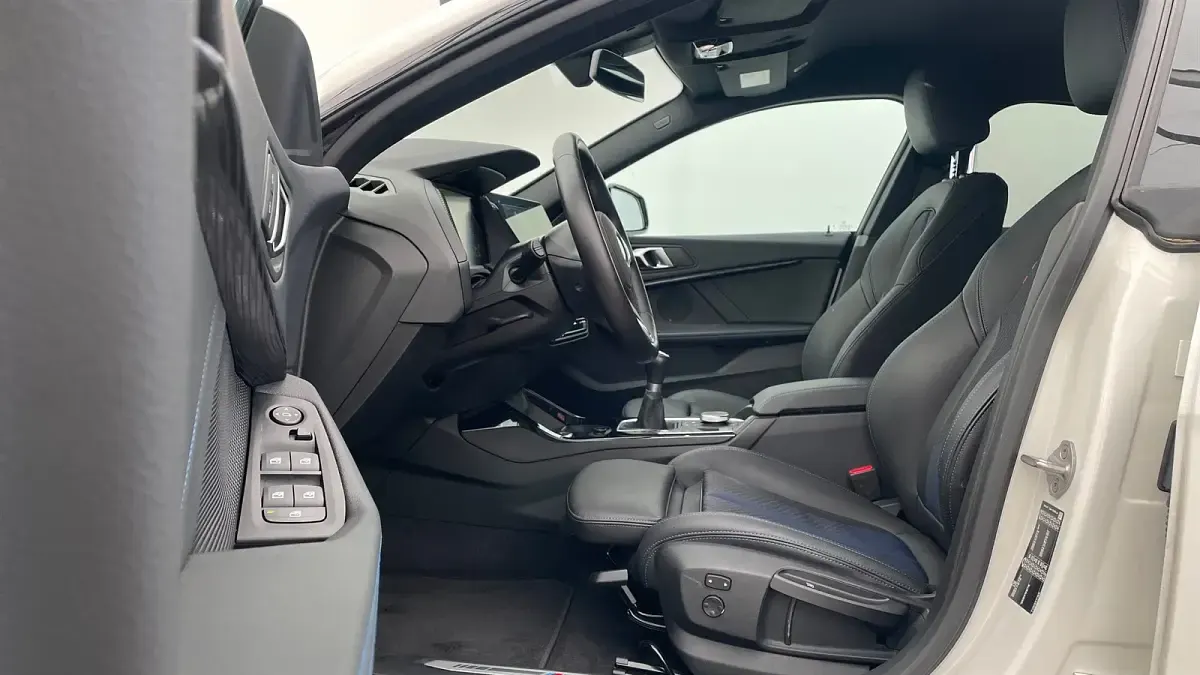 Gebraucht BMW 218 M Sport 136 PS (100 kW) 2023 Alpinweiß uni Coupé