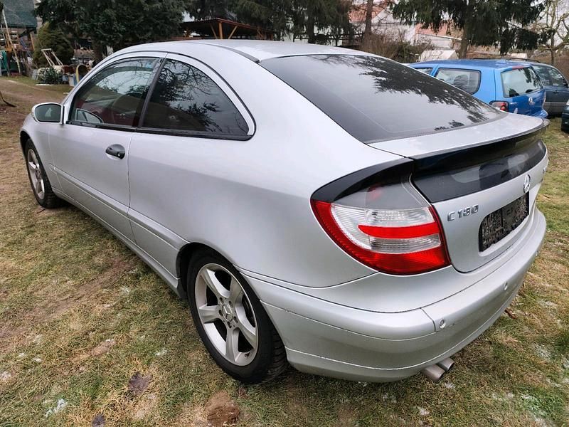 Gebraucht Mercedes C180 143 PS (105 kW) 2004 Silber Coupé