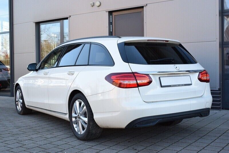 Gebraucht Mercedes C250 Avantgarde 204 PS (150 kW) 2017 Weiß Limousine