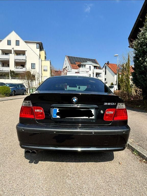 Gebraucht BMW 320 170 PS (125 kW) 2001 Schwarz Limousine