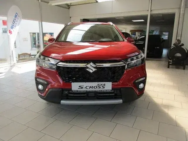 Neu Suzuki SX4 S-Cross Comfort 110 PS (80 kW) 2026 Rot SUV
