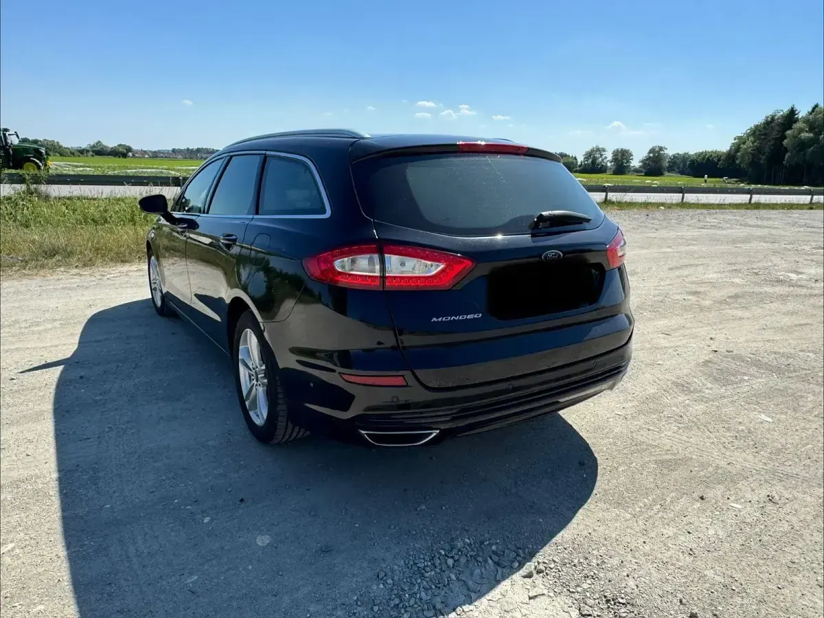 Gebraucht Ford Mondeo Titanium 179 PS (131 kW) 2016 Schwarz Kombi