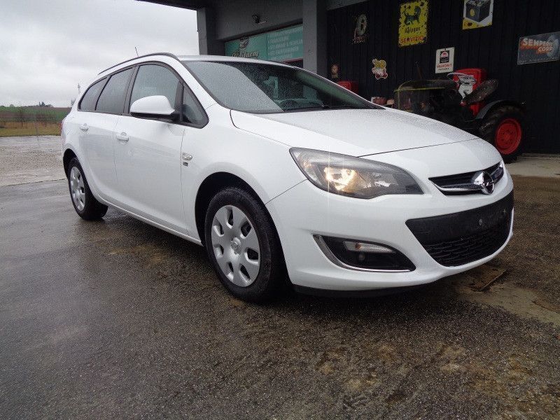 Gebraucht Opel Astra 110 PS (80 kW) 2012 Weiß Kombi