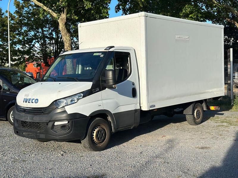 Weiß Gebraucht 2018 Iveco Daily Van / Kleinbus | 12.990 € (Fairer Preis) - Bild 1/4