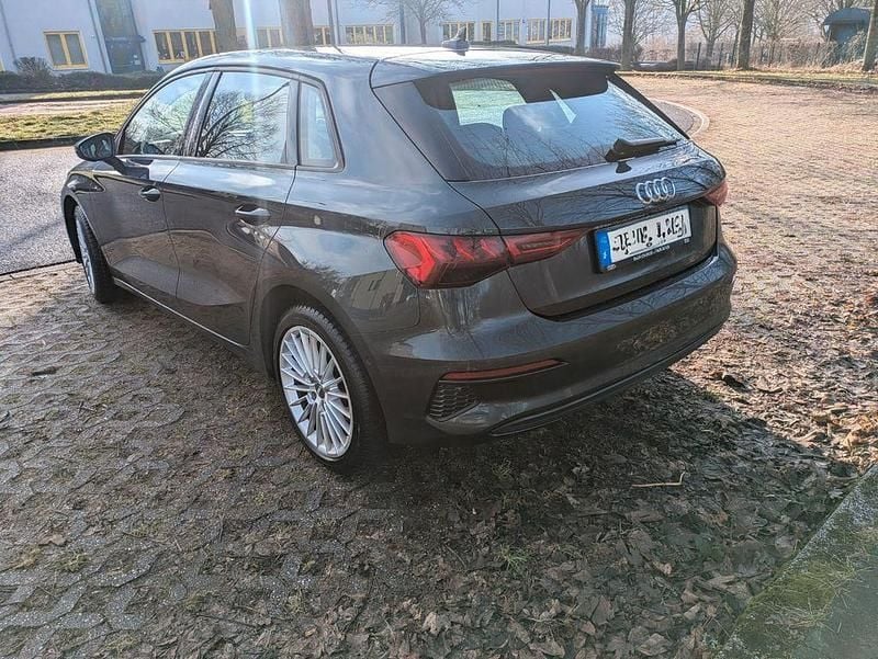 Gebraucht Audi A3 Edition .1 150 PS (110 kW) 2020 Grau Limousine