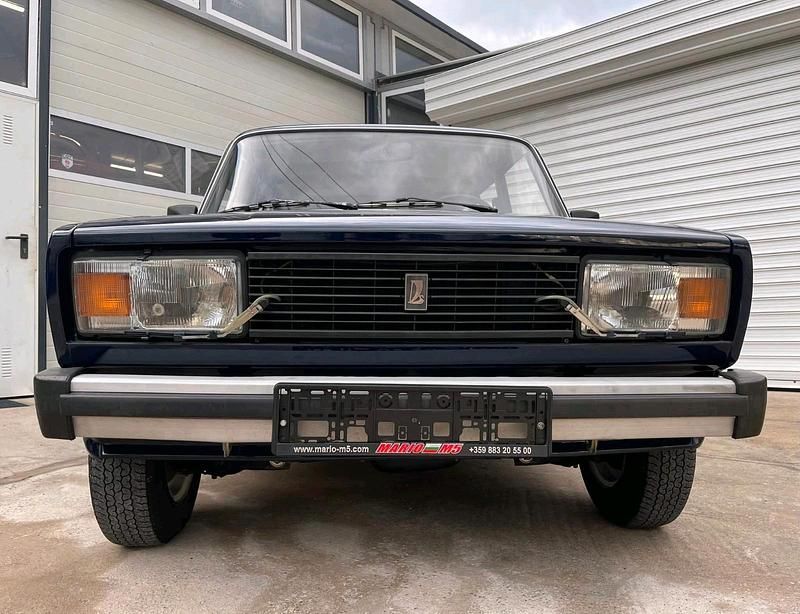 Violet Gebraucht 1990 Lada 2104 Kombi | 11.600 € - Bild 1/4