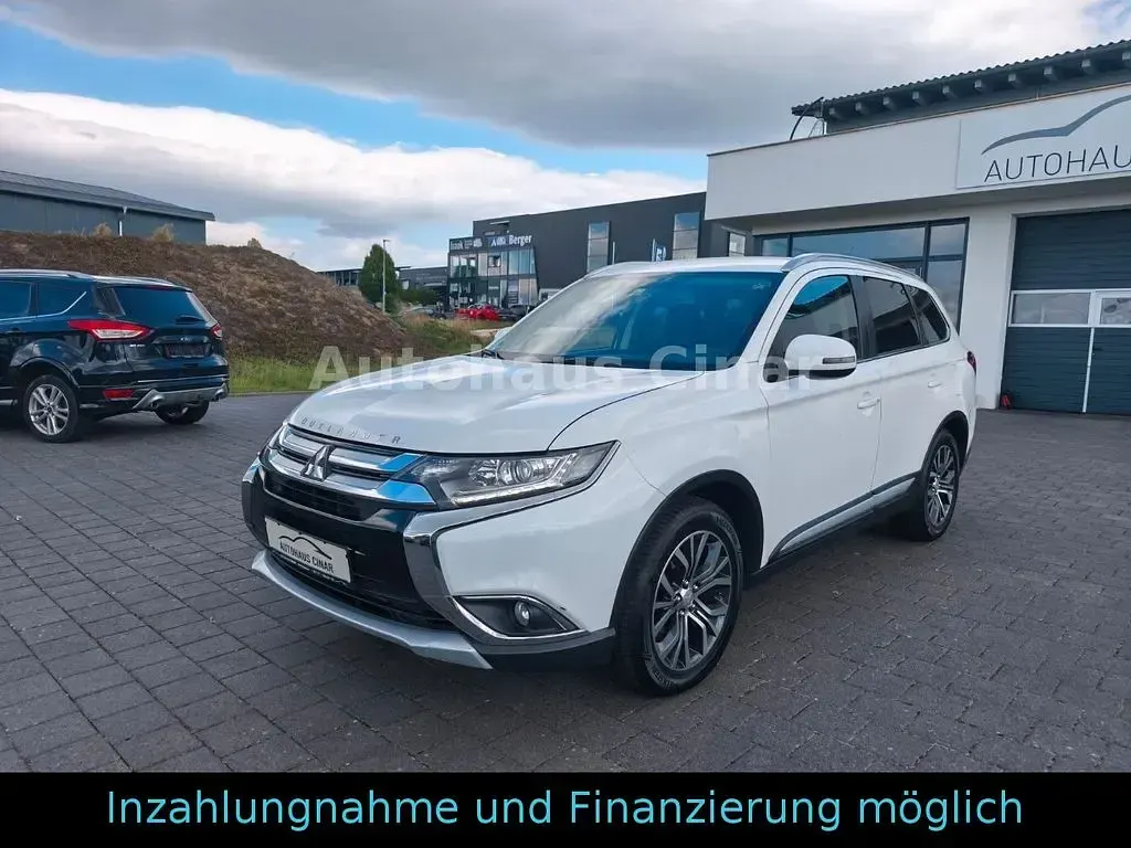 Gebraucht Mitsubishi Outlander Plus 150 PS (110 kW) 2016 Weiß SUV