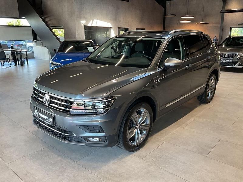 Grau Gebraucht 2018 VW Tiguan Allspace Highline SUV | 27.980 € (Fairer Preis) - Bild 1/4