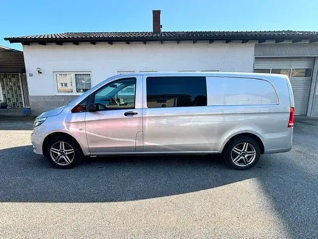 Gebraucht Mercedes Vito 190 PS (139 kW) 2022 Silber Van